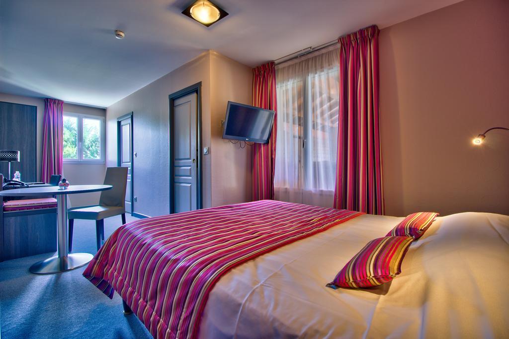 Logis Hotel Restaurant Le Chalet Du Mont Roland Sampans Esterno foto