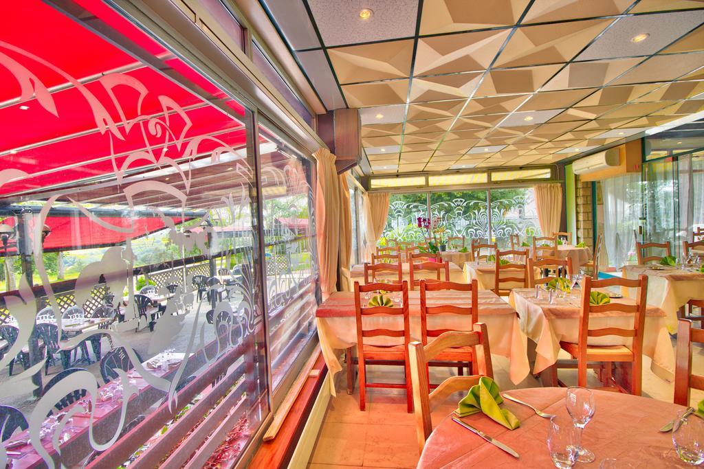 Logis Hotel Restaurant Le Chalet Du Mont Roland Sampans Esterno foto