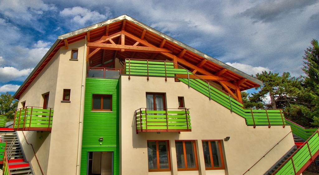 Logis Hotel Restaurant Le Chalet Du Mont Roland Sampans Esterno foto