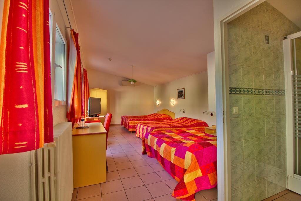 Logis Hotel Restaurant Le Chalet Du Mont Roland Sampans Esterno foto