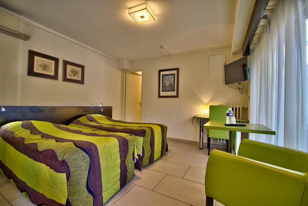 Logis Hotel Restaurant Le Chalet Du Mont Roland Sampans Esterno foto