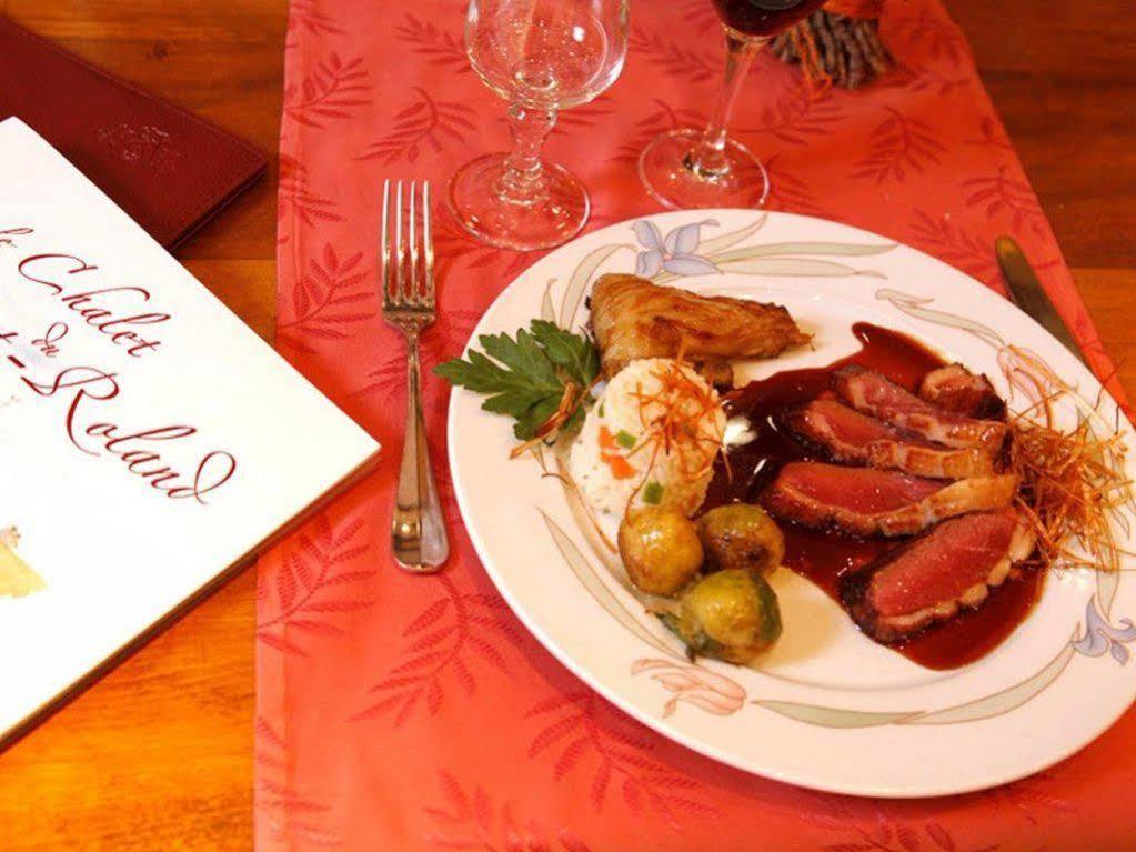 Logis Hotel Restaurant Le Chalet Du Mont Roland Sampans Esterno foto