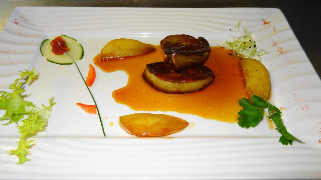 Logis Hotel Restaurant Le Chalet Du Mont Roland Sampans Esterno foto